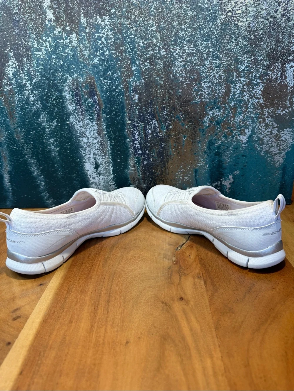 Skechers Clean Girl Gratis Snazzy Wit Slip-On Sneakers White/Silver 6 VGUC